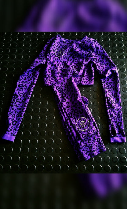 Velvet Panther Cropped Thumbhole