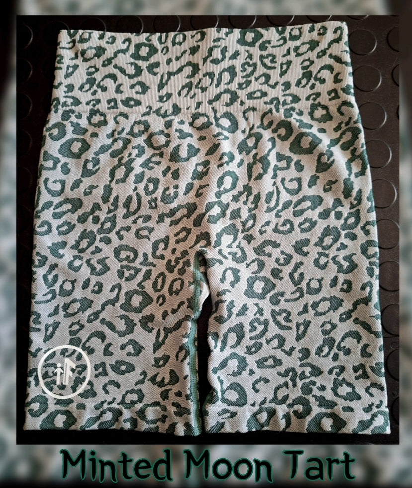 Minted Moon Tart Short Tight