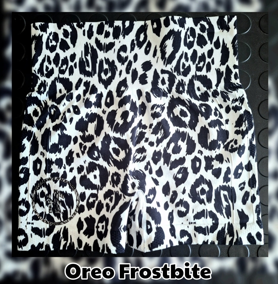 Oreo Frostbite Short Tight