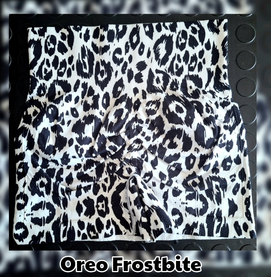 Oreo Frostbite Short Tight